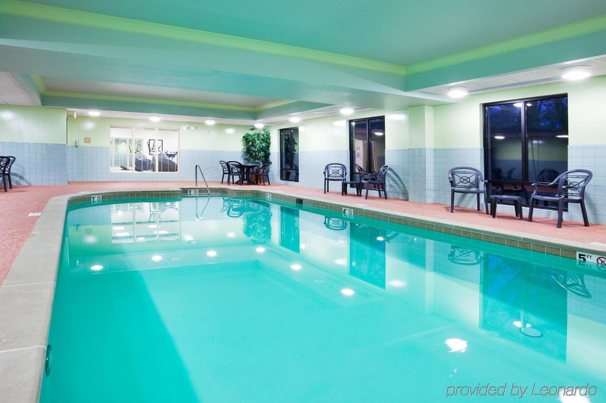 Holiday Inn Express & Suites Lebanon-Nashville Area By Ihg Servizi foto